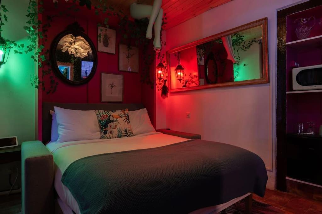 Unique Tiny Smart Home With Private Garden, Jacuzzi, Ps5, Cinema Projector - Sintra Wow Esterno foto